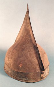हेलमेट, बर्निएरेस डी'एली, कैल्वाडोस से, c.800-700 ई.पू. (कांस्य) द्वारा आयु कांस्य