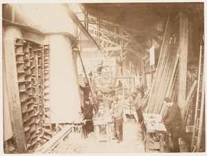 स्टैचू ऑफ़ लिबर्टी, पेरिस, 1883 के निर्माण के दौरान काम करने वाले पुरुष