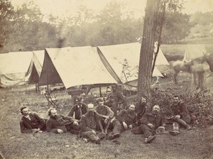 पोटोमैक की सेना के मुख्यालय में समूह, एंटिएटम, अक्टूबर 1862, 1862। द्वारा अलेक्जेंडर गार्डनर