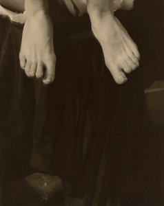 जॉर्जिया ओ'कीफ़े - फीट, 1918। द्वारा अल्फ्रेड स्टिग्लिट्ज़