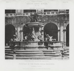 पियाज़ा डेला मैडोना, लोरेटो, इटली में फव्वारा (बी / डब्ल्यू फोटो)