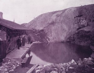 Banff Hot Springs, ब्रिटिश अमेरिका में पूल (b/w फोटो) द्वारा अमेरिकी फ़ोटोग्राफ़र (बाद में)