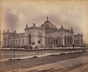 सौ साल के स्मारक हॉल, 1876 (जिलेटिन सिल्वर प्रिंट) द्वारा अमेरिकी फोटोग्राफर