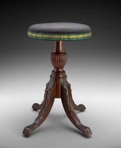 संगीत मल, c.1810-15 (महोगनी; लिनन बद्धी, घोड़े के बाल और स्टील) द्वारा अमेरिकी स्कूल