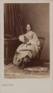 ल्यूचेनबर्ग की राजकुमारी यूजेनिया मैक्सिमिलियानोव्ना का पोर्ट्रेट 1845-1925, सीए 1865। द्वारा आंद्रे एडोल्फ यूजीन डिसडेरी