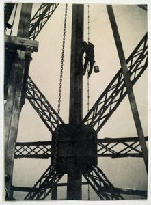 1889, पेरिस में एफिल टॉवर पर चित्रकार द्वारा अनाम अनाम