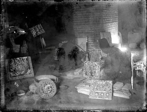 उनकी कार्यशाला में टाइल बनाने वाले, c.1880-1930