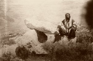 डोलमेन और आदमी, हेसबन के पश्चिम (हेशबन), 1881 द्वारा आर्थर एम। मेंटल