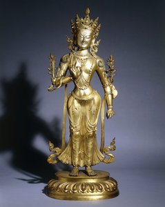 त्रिभंगा में खड़ी पद्मपाणि की गिल्ट-कांस्य आकृति, बोधिसत्व आभूषण और मुकुट, 18 वीं शताब्दी