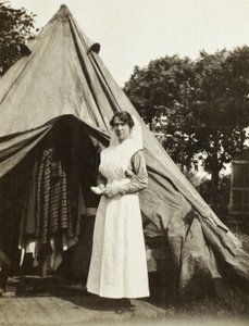 Steenwerck, Trois Arbres, फ्रांस, 1916 के पास द्वितीय ऑस्ट्रेलियाई कैजुअल्टी क्लियरिंग स्टेशन की सिस्टर अदा स्मिथ द्वारा ऑस्ट्रेलियाई फोटोग्राफर