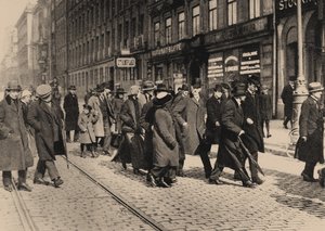 13 अप्रैल 1917, 1917 को ट्यूर नर्मन और कार्ल लिंडहगेन के साथ स्टॉकहोम में लेनिन द्वारा एक्सल माल्मस्ट्रोमी