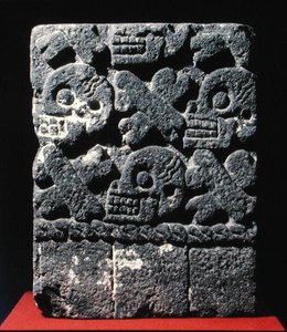 Tzompantli, देर से पोस्ट क्लासिक अवधि (1300-1521) (पत्थर) द्वारा एज़्टेक एज़्टेक