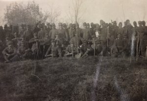 फ्रूली-वेनेज़िया गिउलिया में प्रथम विश्व युद्ध का एल्बम: इन्फैंट्री के सैनिकों का समूह चित्र 112.mo नदी टॉवर के पास हुकुम के साथ द्वारा बोरबॉन डेल मोंटे
