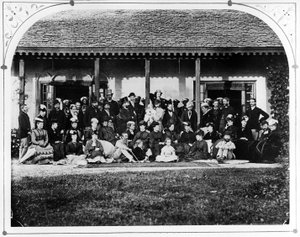 समूह - गवर्नमेंट हाउस, c.1871 द्वारा ब्रिटिश फोटोग्राफर