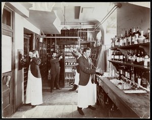 होटल मैनहट्टन में एक पेंट्री, 1902 (सिल्वर जिलेटिन प्रिंट)