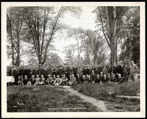 द ग्रिसवॉल्ड्स ओएसिस, मिलफोर्ड, कोनेटिकट में होटल प्रबंधक, 12 जून 1919 (सिल्वर जिलेटिन प्रिंट)