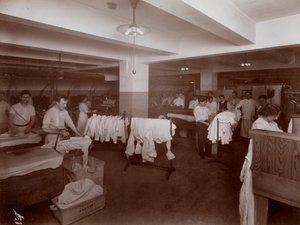 होटल McAlpin, 1913 (सिल्वर जिलेटिन प्रिंट) में कपड़े धोने का कमरा