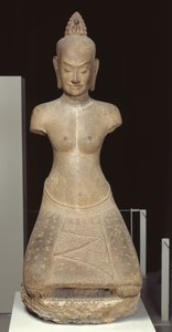 बौद्ध देवता तारा या प्रज्ञापारमिता (बलुआ पत्थर) की आड़ में जयराजादेवी की मूर्ति