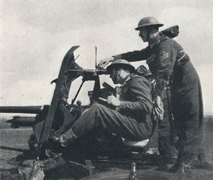 एंटी टैंक, 1941 द्वारा सेसिल बीटन