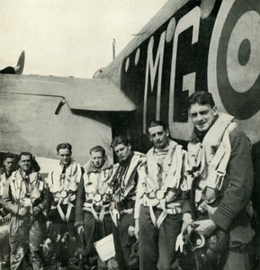 बॉम्बर क्रू, c1943। द्वारा सेसिल बीटन