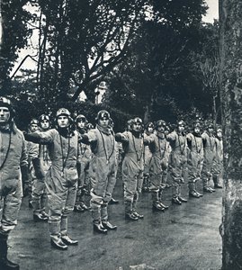 कपड़े पहने रैंक, 1941 द्वारा सेसिल बीटन