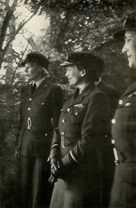 HRH द डचेस ऑफ ग्लूसेस्टर, एयर कमांडेंट, c1943। द्वारा सेसिल बीटन