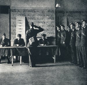 पे परेड, 1941 द्वारा सेसिल बीटन