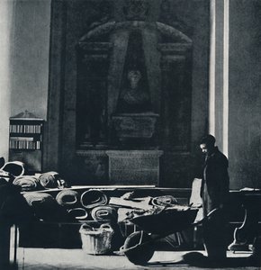 पहले ब्लिट्ज के बाद सेंट मैरी-ले-बो। अब यह नष्ट हो गया है, 1941 द्वारा सेसिल बीटन