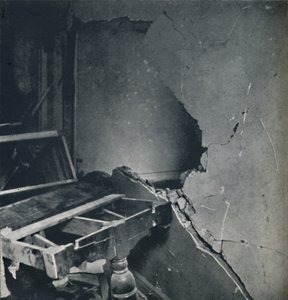 धूल जम जाती है, 1941 द्वारा सेसिल बीटन