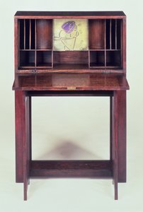 हाउसहोल्ड, 1904 में ब्लू बेडरूम के लिए डेस्क द्वारा चार्ल्स रेनी मैकिन्टोश