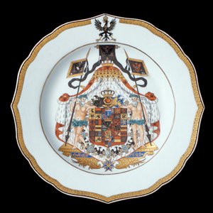 एक आर्मिनर डिनर प्लेट, कियानलॉन्ग अवधि (1736-95) c.1755 (चीनी मिट्टी के बरतन)