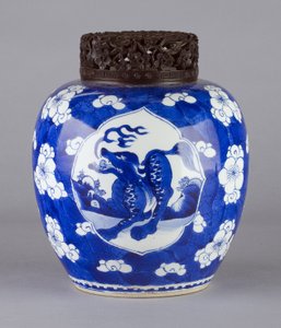 जार (कवर और ड्रैगन डिजाइन के साथ), 1662-1722 (सिरेमिक)