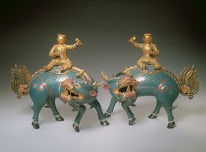 क़िलीन की जोड़ी, कियानलॉन्ग अवधि (1736-95) (गिल्टिन धातु के साथ क्लोइज़न और चम्पवेल तामचीनी) (विस्तार के लिए 272143 देखें)