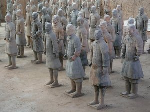 जियान संग्रहालय, सम्राट शी हुआंगडी की कब्र से टेराकोटा योद्धा द्वारा चीनी स्कूल