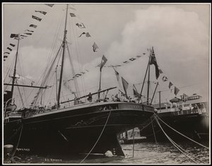 डॉक पर एसएस "उम्ब्रिया", c.1897 (b/w फोटो)