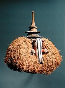 ज़ूमोर्फिक मास्क (लकड़ी और फाइबर) (181650, 181652 भी देखें) द्वारा Congolese