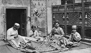 शिल्पकार, टेंटमेकर बाजार, काहिरा, मिस्र, c1922।