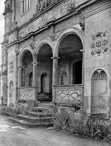लॉजिया, क्रैनबोर्न मैनर हाउस, डोर्सेट, 1924-1926। द्वारा ई। कमीने