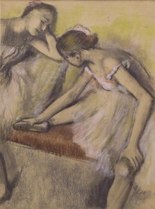 डांसर्स इन रिपोज़, c.1898 (पतले वोव पेपर पर पेस्टल और चारकोल पूरी तरह से एक पतली सपोर्टिंग शीट से जुड़ा हुआ) द्वारा एडगर डीगास