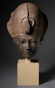 अमेनहोट III के प्रमुख ब्लू क्राउन पहने हुए, c.1391-1353 ई.पू. द्वारा मिस्र का 18वां राजवंश Dy