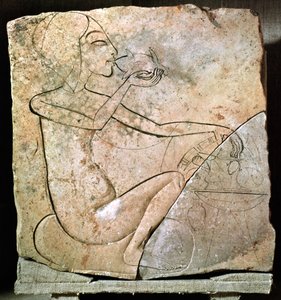 उत्तर-पैलेस से एल-अमरना, न्यू किंगडम, c.1353-1337 ईसा पूर्व (चूना पत्थर) में भुना हुआ बतख खाने वाली राजकुमारी को चित्रित करते हुए राहत