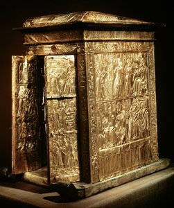 तूतनखामुन का स्वर्ण तीर्थ (c.1370-52 ई.पू.) न्यू किंगडम (चादर सोने से ढके हुए गेसू के साथ लकड़ी का आवरण)