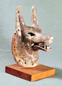 Anubis के प्रमुख, एक हिंग वाले जबड़े के साथ, एक नकाब मास्क के रूप में इस्तेमाल किया जाता है, न्यू किंगडम (चित्रित लकड़ी)
