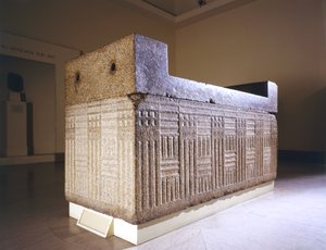 गीज़ा, मिस्र, पुराना साम्राज्य, c.2555-2532 ईसा पूर्व (ग्रेनाइट) से अलग कवर के साथ सरकोफैगस