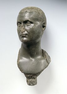 रोमन नोबलमैन का बस्ट, जिसे मार्क एंथोनी (c.82-30BC) कहा जाता है, संभवतः अलेक्जेंड्रिया, मिस्र से, 50 ईसा पूर्व - 50 ईस्वी (विद्वान) द्वारा मिस्र का टॉलेमिक काल