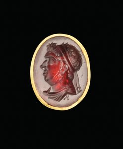 टॉलेमिक शासक, शायद टॉलेमी IX, सोटर II, 2 के उत्तरार्ध में - पहली शताब्दी ईसा पूर्व के शाही चित्र के साथ हेलेनिस्टिक इंटैग्लियो रिंग द्वारा मिस्र का टॉलेमिक काल