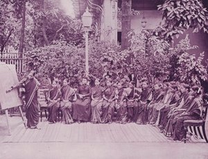 एक हिंदू गर्ल्स स्कूल द्वारा अंग्रेजी फोटोग्राफर