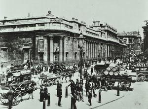 बैंक ऑफ़ इंग्लैंड, थ्रेडनिडल स्ट्रीट, सिटी ऑफ़ लंदन, 1890 द्वारा अंग्रेजी फोटोग्राफर