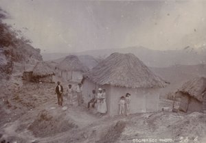 1880 में एक पहाड़ी की तरफ बारबेडियन गांव द्वारा अंग्रेजी फोटोग्राफर