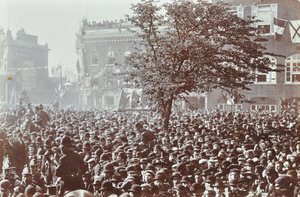 ब्लैकवॉल सुरंग: समारोह में 1897 में भीड़ द्वारा अंग्रेजी फोटोग्राफर